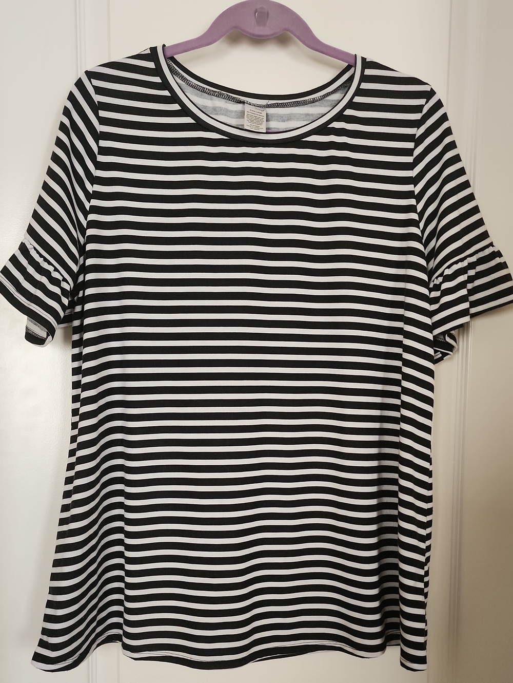 West Loop Black and White Striped Short Sleeve Ruffle Sleeve Top Size XL